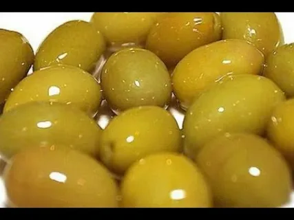 تصویر 2 از زیتون شور کیلویی نرم و خوش‌ رنگ برای سالاد